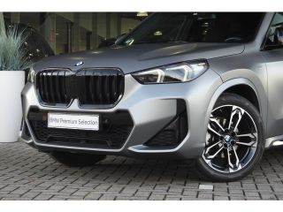 BMW X1 sDrive18i M Sport Automaat / Sportstoelen / M Adaptief onderstel / Achteruitrijcamera / Comfort A...