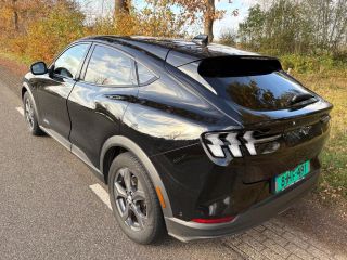 Ford Mustang Mach-E Mach-E Extended RWD 98 kWh | Cruise control adaptief met Stop&Go en stuurhulp | Elektrisch bedien...