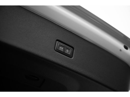 Audi Q8 55 TFSI e quattro Pro Line S | Luchtvering | B&O Advanced 3D | HUD | Panoramadak | Trekhaak | 23" | ActivLease financial lease