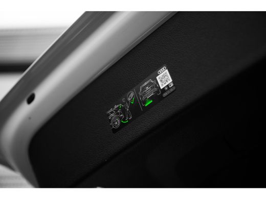 Audi Q8 55 TFSI e quattro Pro Line S | Luchtvering | B&O Advanced 3D | HUD | Panoramadak | Trekhaak | 23" | ActivLease financial lease