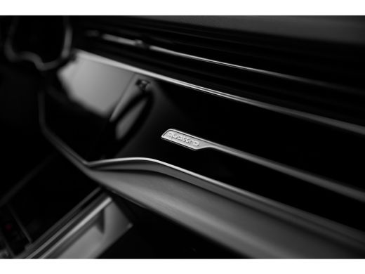 Audi Q8 55 TFSI e quattro Pro Line S | Luchtvering | B&O Advanced 3D | HUD | Panoramadak | Trekhaak | 23" | ActivLease financial lease