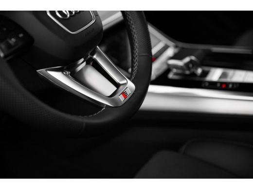 Audi Q8 55 TFSI e quattro Pro Line S | Luchtvering | B&O Advanced 3D | HUD | Panoramadak | Trekhaak | 23" | ActivLease financial lease