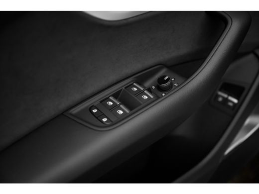 Audi Q8 55 TFSI e quattro Pro Line S | Luchtvering | B&O Advanced 3D | HUD | Panoramadak | Trekhaak | 23" | ActivLease financial lease