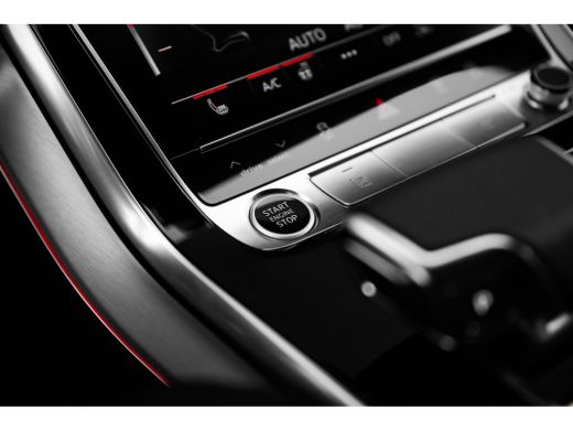 Audi Q8 55 TFSI e quattro Pro Line S | Luchtvering | B&O Advanced 3D | HUD | Panoramadak | Trekhaak | 23" | ActivLease financial lease