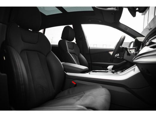 Audi Q8 55 TFSI e quattro Pro Line S | Luchtvering | B&O Advanced 3D | HUD | Panoramadak | Trekhaak | 23" | ActivLease financial lease