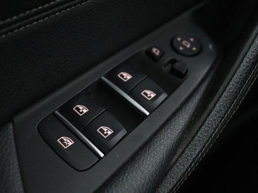 BMW 5 Serie 520i M Sport | Leder | Stoelverwarming | Carplay | 19'' | Sportstoelen | Live Cockpit | Navigatie... ActivLease financial lease