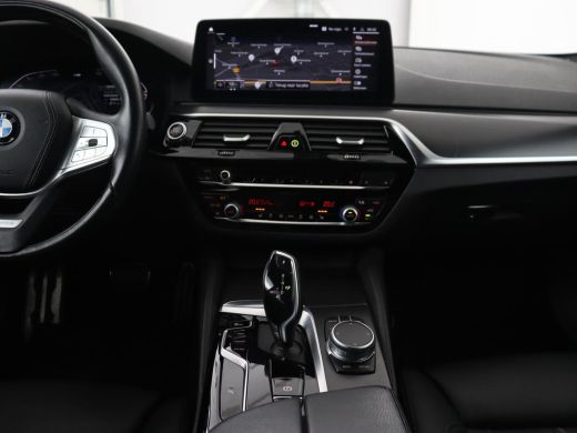 BMW 5 Serie 520i M Sport | Leder | Stoelverwarming | Carplay | 19'' | Sportstoelen | Live Cockpit | Navigatie... ActivLease financial lease
