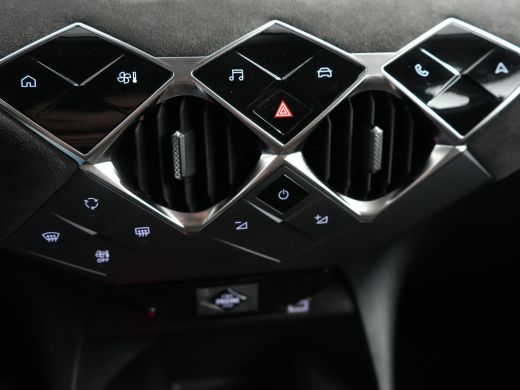 DS DS 3 1.2 PureTech Performance Line Automaat | Achteruitrijcamera | Airco (automatisch) | Apple Carplay... ActivLease financial lease