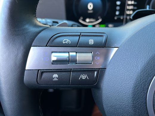 Hyundai Kona 1.6 141pk GDI HEV Premium | Premium audio | 360 camera | Bestuurdersstoel met geheugen | Adaptive... ActivLease financial lease