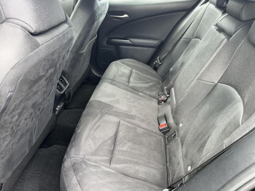 Lexus UX 300e Business 54 kWh | Carplay | Electr. bestuurdersstoel | Parkeercamera | Adaptive cruise contr... ActivLease financial lease