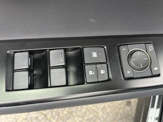 Lexus UX 300e Business 54 kWh | Carplay | Electr. bestuurdersstoel | Parkeercamera | Adaptive cruise contr... ActivLease financial lease