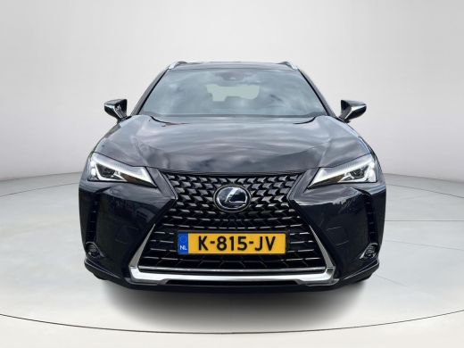 Lexus UX 300e Business 54 kWh | Carplay | Electr. bestuurdersstoel | Parkeercamera | Adaptive cruise contr... ActivLease financial lease