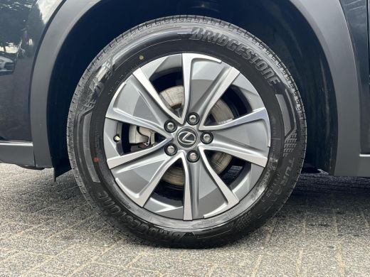 Lexus UX 300e Business 54 kWh | Carplay | Electr. bestuurdersstoel | Parkeercamera | Adaptive cruise contr... ActivLease financial lease