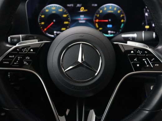 Mercedes-Benz E-Klasse 300e Avantgarde | Panoramadak | Adaptive cruise | Stoelverwarming | Carplay | Camera | Sfeerverli... ActivLease financial lease