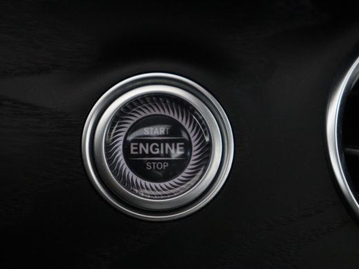 Mercedes-Benz E-Klasse 300e Avantgarde | Panoramadak | Adaptive cruise | Stoelverwarming | Carplay | Camera | Sfeerverli... ActivLease financial lease