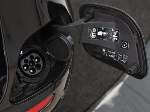 Mercedes-Benz E-Klasse 300e Avantgarde | Panoramadak | Adaptive cruise | Stoelverwarming | Carplay | Camera | Sfeerverli... ActivLease financial lease