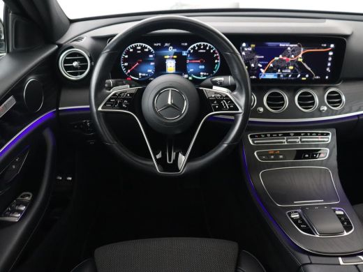 Mercedes-Benz E-Klasse 300e Avantgarde | Panoramadak | Adaptive cruise | Stoelverwarming | Carplay | Camera | Sfeerverli... ActivLease financial lease