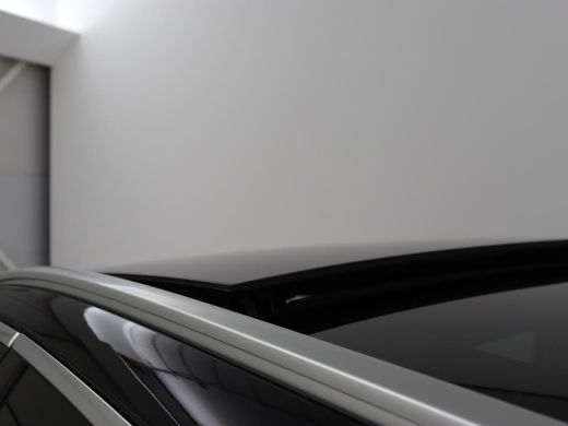 Mercedes-Benz E-Klasse 300e Avantgarde | Panoramadak | Adaptive cruise | Stoelverwarming | Carplay | Camera | Sfeerverli... ActivLease financial lease