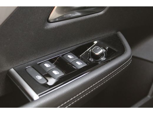 Opel Astra 1.2 Turbo Hybrid Ultimate | Automaat | Navigatie | Camera | LED Koplampen | 18 Inch lichtmetaal |... ActivLease financial lease