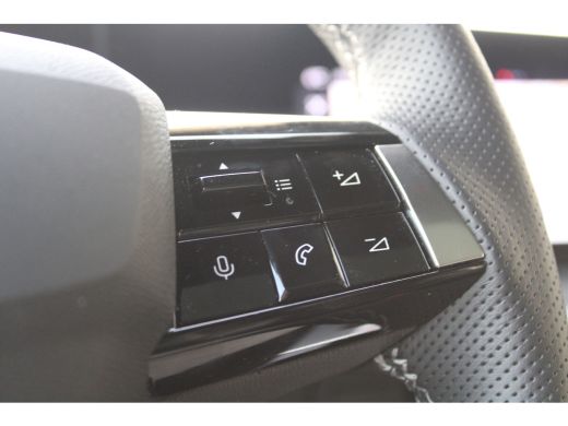 Opel Astra 1.2 Turbo Hybrid Ultimate | Automaat | Navigatie | Camera | LED Koplampen | 18 Inch lichtmetaal |... ActivLease financial lease