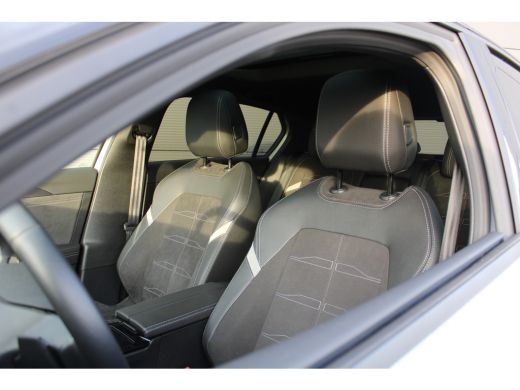 Opel Astra 1.2 Turbo Hybrid Ultimate | Automaat | Navigatie | Camera | LED Koplampen | 18 Inch lichtmetaal |... ActivLease financial lease