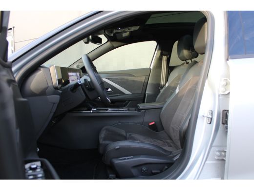 Opel Astra 1.2 Turbo Hybrid Ultimate | Automaat | Navigatie | Camera | LED Koplampen | 18 Inch lichtmetaal |... ActivLease financial lease