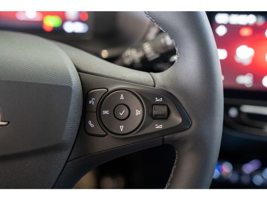 Opel Corsa 1.2 GS | Navigatie | Camera | Parkeersensoren | Climate Controle | Dodehoekbewaking | ActivLease financial lease