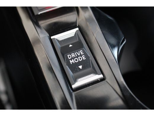 Peugeot 2008 1.2 Hybrid 136 Allure | Climate | Cruise | DAB | PDC V+A | Carplay | Climate | Cruise | DAB | PDC... ActivLease financial lease
