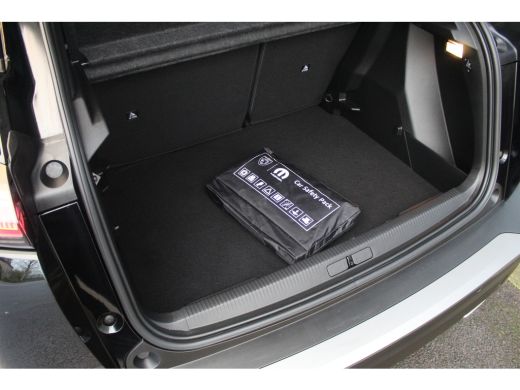 Peugeot 2008 1.2 Hybrid 136 Allure | Climate | Cruise | DAB | PDC V+A | Carplay | Climate | Cruise | DAB | PDC... ActivLease financial lease