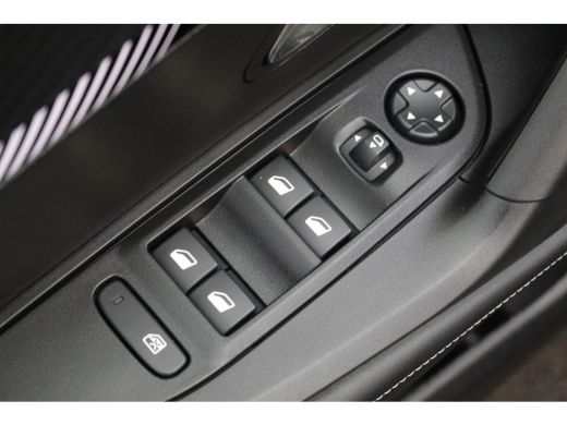 Peugeot 2008 1.2 Hybrid 136 Allure | Climate | Cruise | DAB | PDC V+A | Carplay | Climate | Cruise | DAB | PDC... ActivLease financial lease