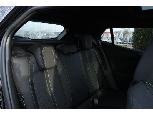 Peugeot 2008 1.2 Hybrid 145 GT | ACTIE!! | Schuifdak | Adapt. Cruise | 360 Camera | Navi | Carplay | Keyless |... ActivLease financial lease