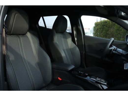 Peugeot 2008 1.2 Hybrid 145 GT | ACTIE!! | Schuifdak | Adapt. Cruise | 360 Camera | Navi | Carplay | Keyless |... ActivLease financial lease