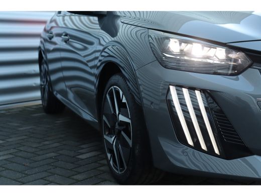 Peugeot 208 HYBRID 100PK GT PACK AUTOMAAT / NAVI / LEDER / CLIMA / PDC / 17" LMV / CAMERA / KEYLESS / PANO. D... ActivLease financial lease