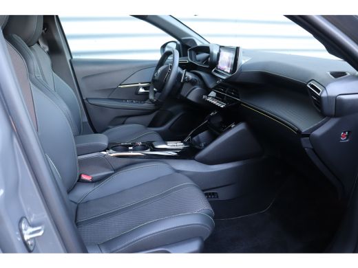 Peugeot 208 HYBRID 100PK GT PACK AUTOMAAT / NAVI / LEDER / CLIMA / PDC / 17" LMV / CAMERA / KEYLESS / PANO. D... ActivLease financial lease