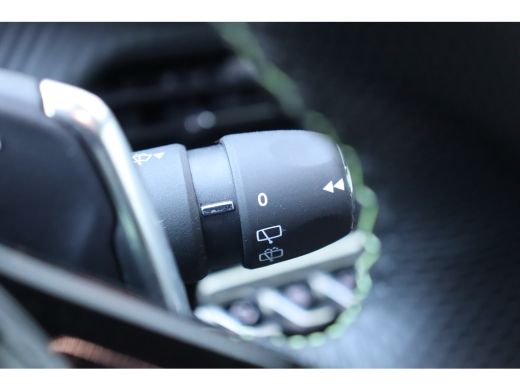 Peugeot 208 HYBRID 100PK GT PACK AUTOMAAT / NAVI / LEDER / CLIMA / PDC / 17" LMV / CAMERA / KEYLESS / PANO. D... ActivLease financial lease