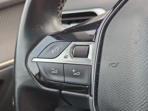 Peugeot 5008 1.2 Allure Advanced grip control Trekhaak | Camera | Full map navigatie | Parkeersensoren ActivLease financial lease