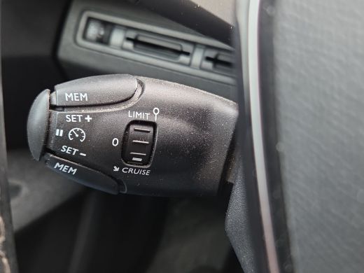 Peugeot 5008 1.2 Allure Advanced grip control Trekhaak | Camera | Full map navigatie | Parkeersensoren ActivLease financial lease