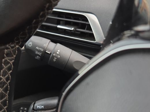 Peugeot 5008 1.2 Allure Advanced grip control Trekhaak | Camera | Full map navigatie | Parkeersensoren ActivLease financial lease