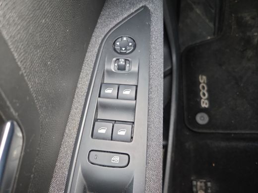 Peugeot 5008 1.2 Allure Advanced grip control Trekhaak | Camera | Full map navigatie | Parkeersensoren ActivLease financial lease