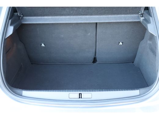 Peugeot e-208 EV 136PK ALLURE PREMIÈRE AUTOMAAT / NAVI / LEDER / CLIMA / PDC / 16" LMV / CAMERA / CRUISECONTROL... ActivLease financial lease