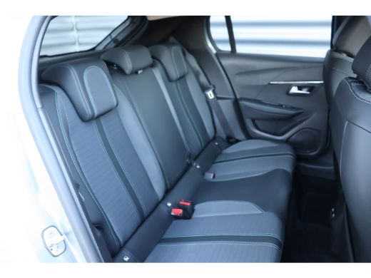 Peugeot e-208 EV 136PK ALLURE PREMIÈRE AUTOMAAT / NAVI / LEDER / CLIMA / PDC / 16" LMV / CAMERA / CRUISECONTROL... ActivLease financial lease