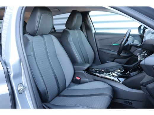 Peugeot e-208 EV 136PK ALLURE PREMIÈRE AUTOMAAT / NAVI / LEDER / CLIMA / PDC / 16" LMV / CAMERA / CRUISECONTROL... ActivLease financial lease