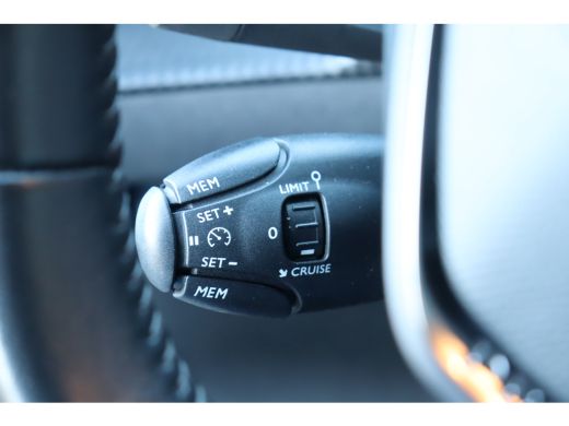 Peugeot e-208 EV 136PK ALLURE PREMIÈRE AUTOMAAT / NAVI / LEDER / CLIMA / PDC / 16" LMV / CAMERA / CRUISECONTROL... ActivLease financial lease