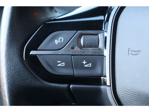 Peugeot e-208 EV 136PK ALLURE PREMIÈRE AUTOMAAT / NAVI / LEDER / CLIMA / PDC / 16" LMV / CAMERA / CRUISECONTROL... ActivLease financial lease