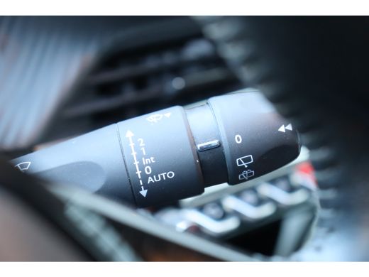 Peugeot e-208 EV 136PK ALLURE PREMIÈRE AUTOMAAT / NAVI / LEDER / CLIMA / PDC / 16" LMV / CAMERA / CRUISECONTROL... ActivLease financial lease