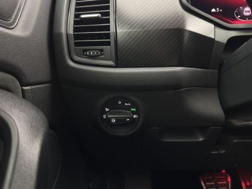 Skoda Kodiaq 1.5 TSI Sportline Business [ 7-Pers. ] (INCL-BTW) Aut. *LEATHER-MICROFIBRE | FULL-LED | ADAPTIVE-... ActivLease financial lease