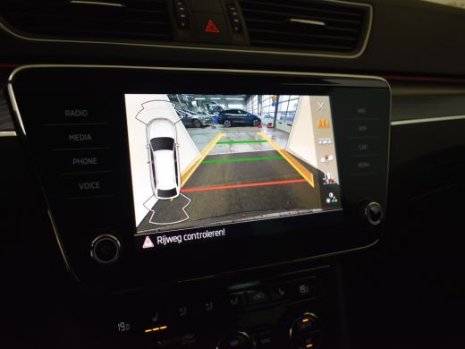 Skoda Superb Combi 1.5 TSI ACT Business Edition Plus 150pk/DSG AUTO | Camera achter | Elektri bestuudersstoel ... ActivLease financial lease