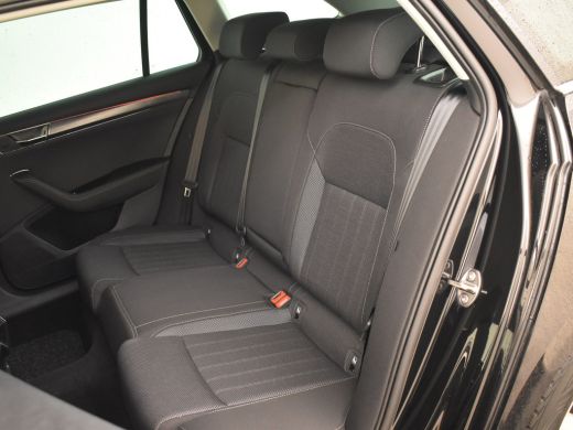 Skoda Superb Combi 1.5 TSI ACT Business Edition Plus 150pk/DSG AUTO | Camera achter | Elektri bestuudersstoel ... ActivLease financial lease