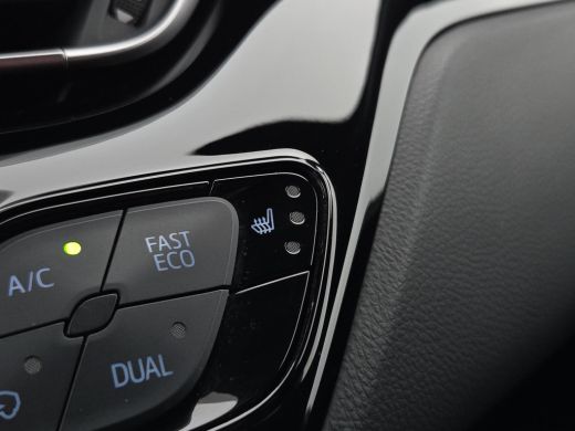 Toyota C-HR 1.8 Hybrid Executive | Apple CarPlay | Stoel/Stuur/Ruit verwarming | Rijklaarprijs incl. garantie | ActivLease financial lease