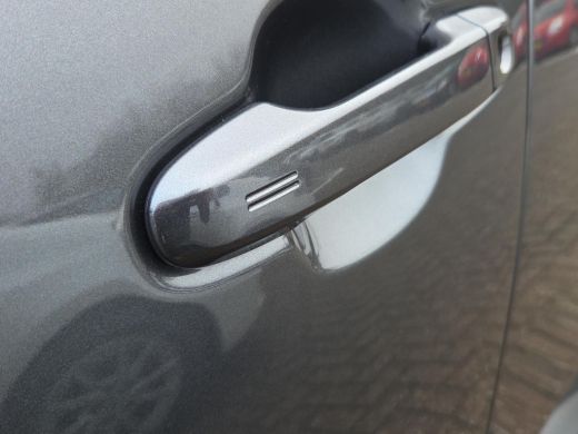 Toyota C-HR 1.8 Hybrid Executive | Apple CarPlay | Stoel/Stuur/Ruit verwarming | Rijklaarprijs incl. garantie | ActivLease financial lease